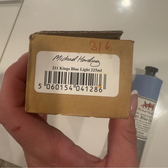 Michael Harding Artists Oil Color - Kings Blue Light, 225 ml tube - Picture 4 of 5